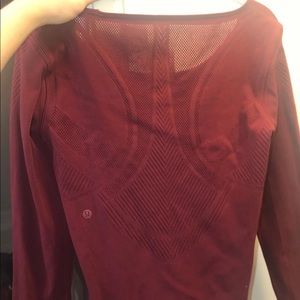 Lululemon top